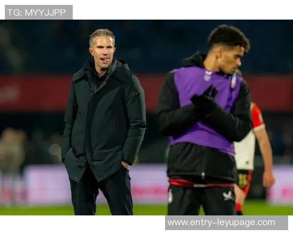 官方确认范佩西儿子膝伤无大碍本赛季有望复出